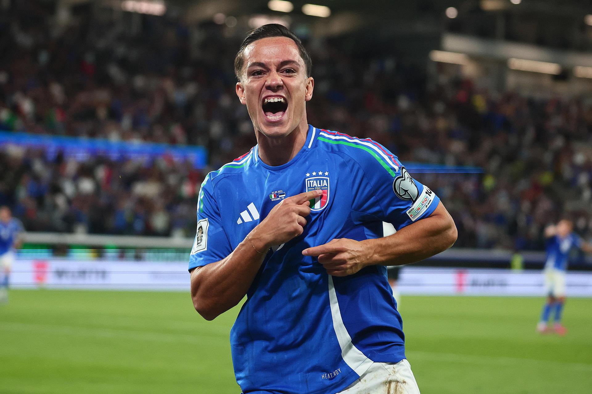 Italia, logra una dura victoria en el ultimo minuto