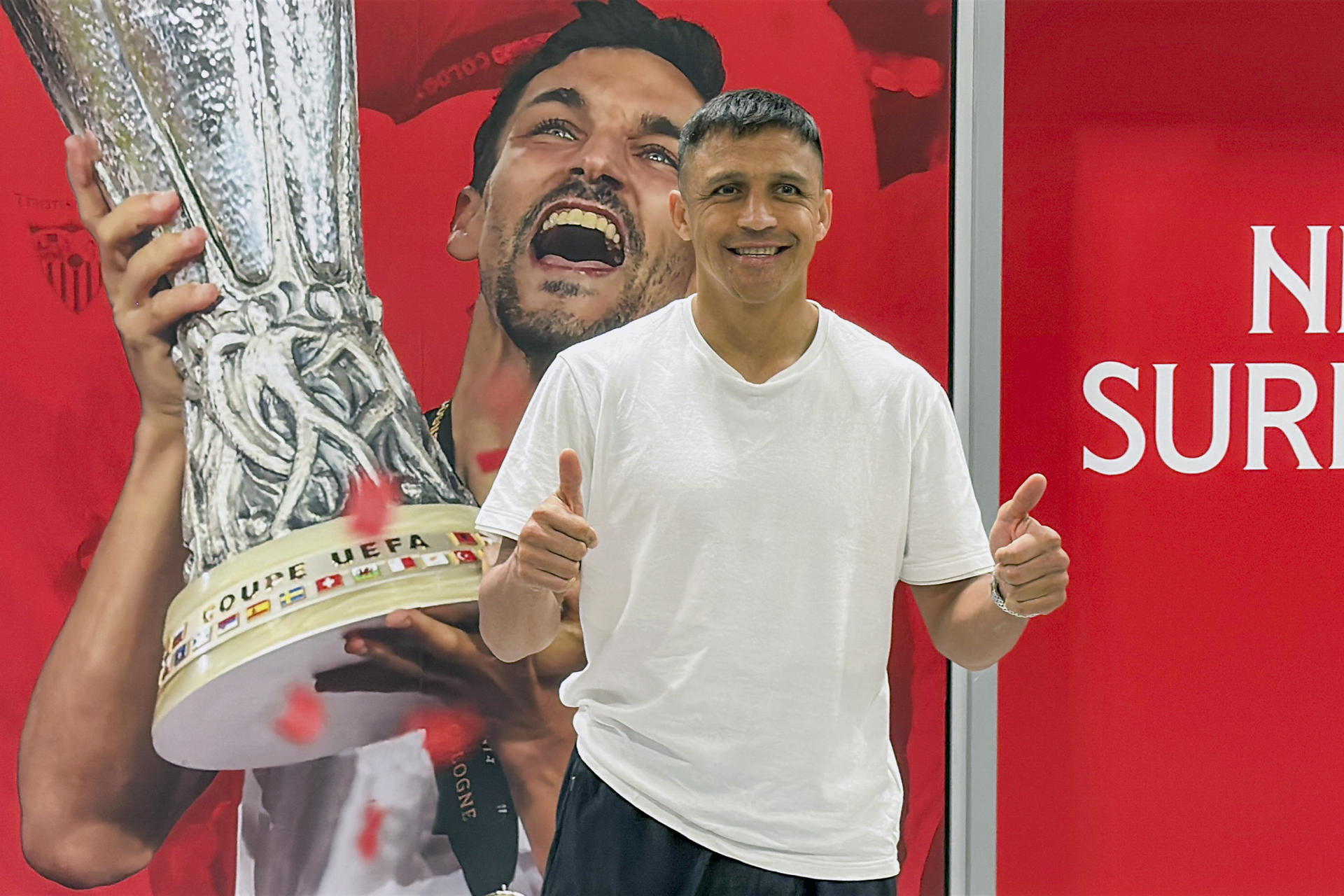El chileno Alexis Sánchez llega a Sevilla