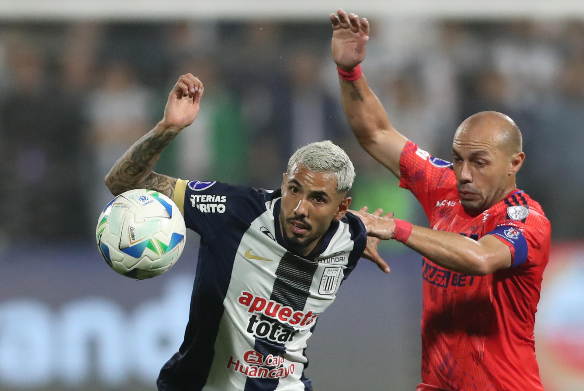 El peruano Peña, denunciado por violación en Argentina, se va a la segunda división turca