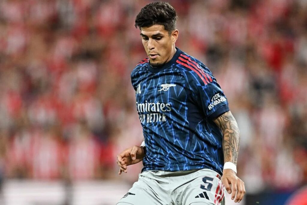 El ecuatoriano Hincapié vuelve a entrenarse y apunta al Atlético de Madrid