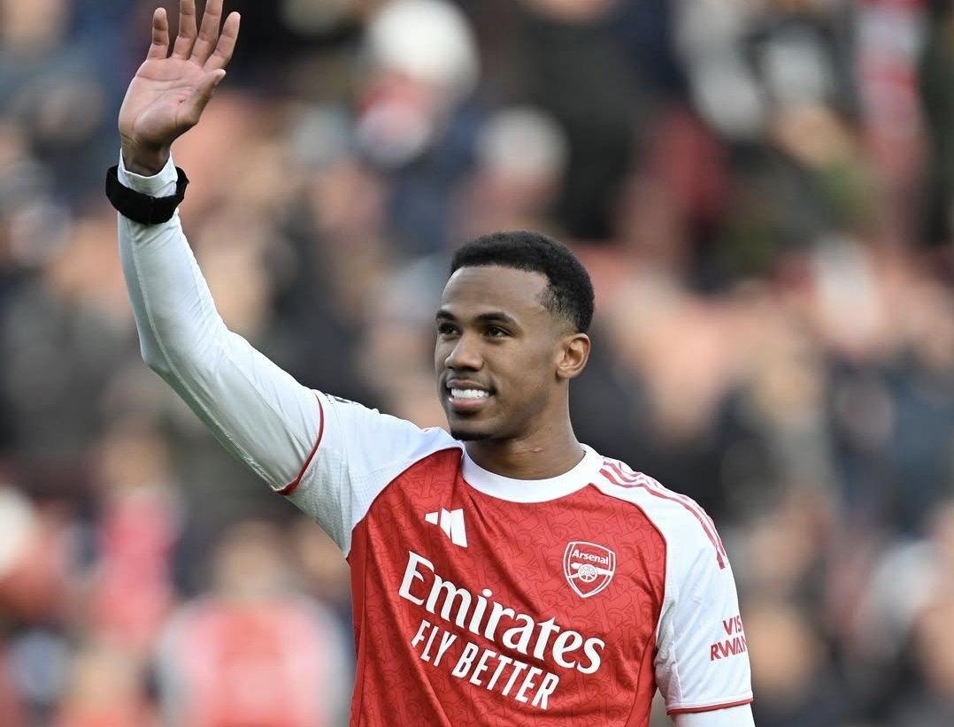 Con Gabriel y Martinelli en cancha, el Arsenal asume el liderato de la Premier