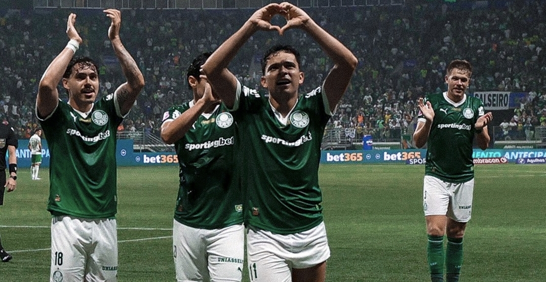 Palmeiras goleó a Juventude en partido aplazado y manda en el Brasileirão