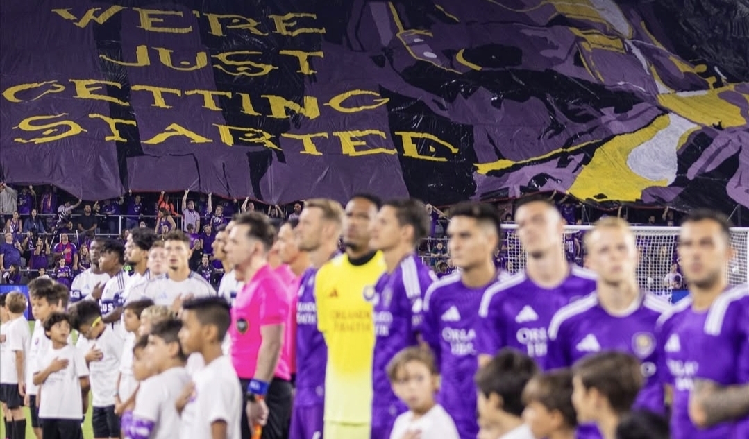 Cuatro equipos y más de 15 latinos, por dos lugares en los playoffs