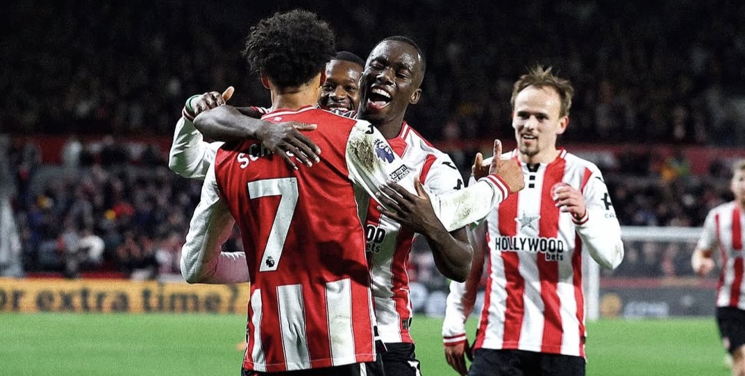 Pena máxima del brasileño Igor Thiago volvió a dejar al Liverpool derrotado