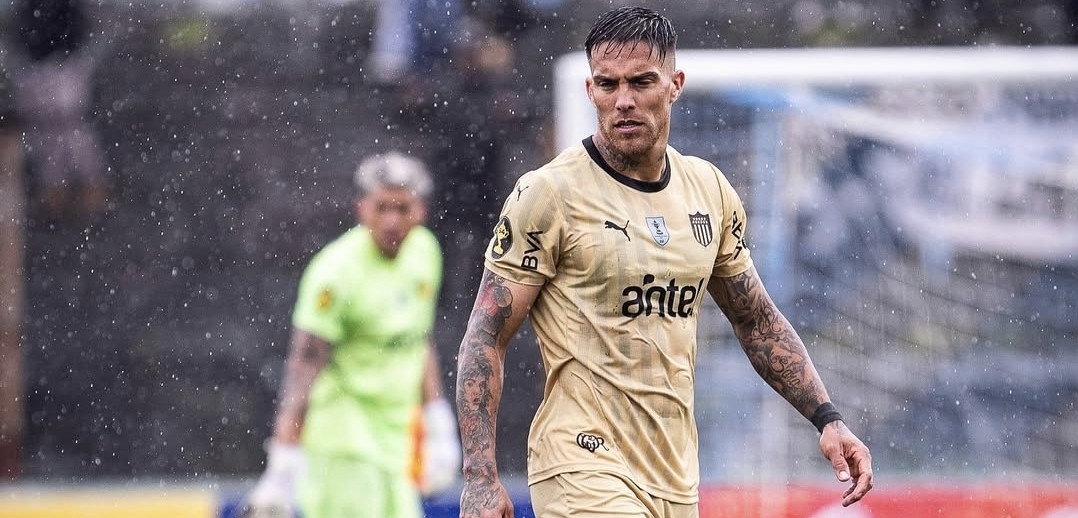 Panameño Luis Mejía, a punto de ganar torneo anual de Uruguay con Nacional