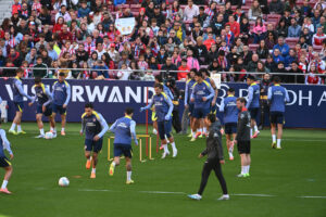 Los jugadores del Atlético de Madrid, durante el entrenamiento. EFE/Fernando Villar