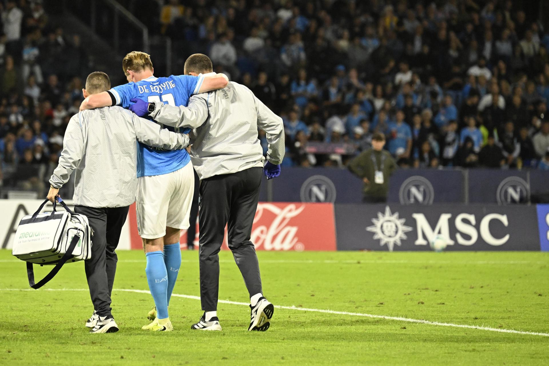 Kevin De Bruyne, lesionado en el triunfo del Nápoles contra el Inter. EFE/EPA/CIRO FUSCO