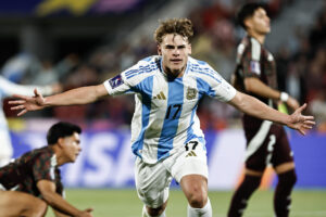 Mateo Silvetti anotó el segundo gol de Argentina cante México en el Mundial Sub-20 de Chile en el estadio Nacional en Santiago. EFE/Osvaldo Villarroel