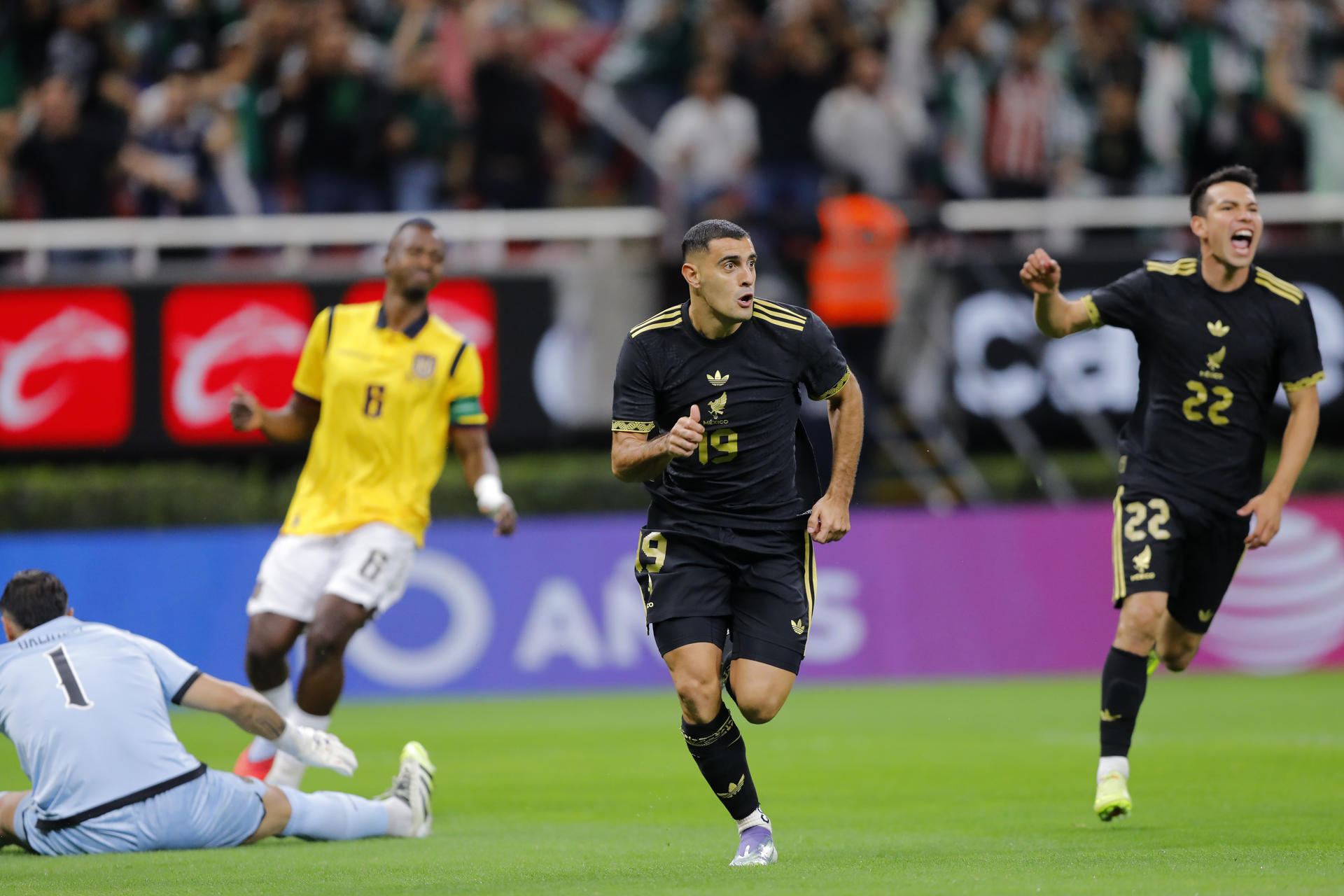 México mejora el semblante ante una selección ecuatoriana rocosa