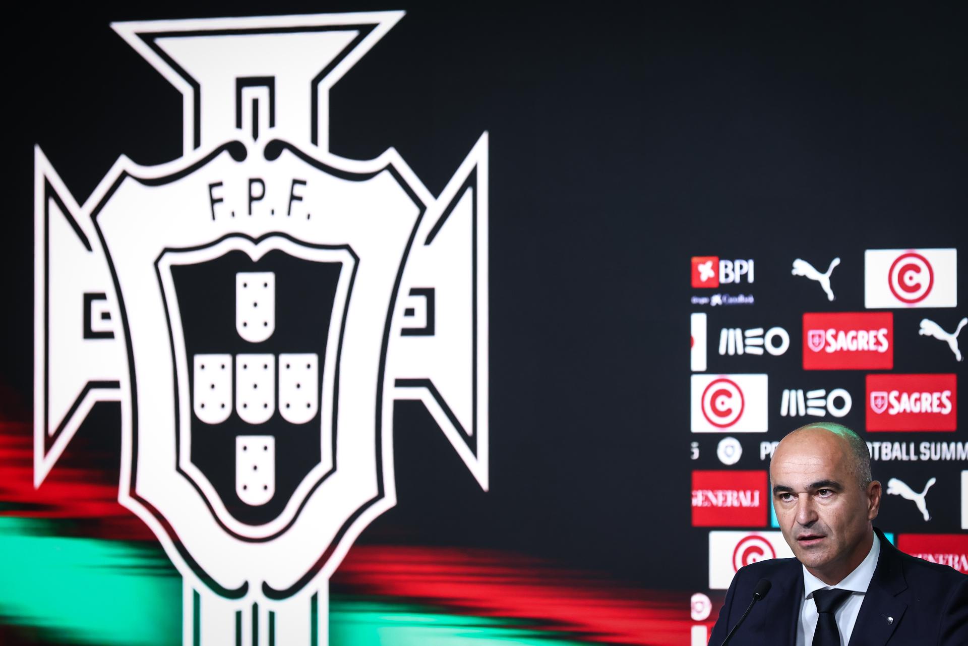 El técnico de Portugal, Roberto Martinez, durante la rueda de prensa en la que anunció la lista para los partidos contra Irlanda y Hungría. EFE/EPA/RODRIGO ANTUNES 