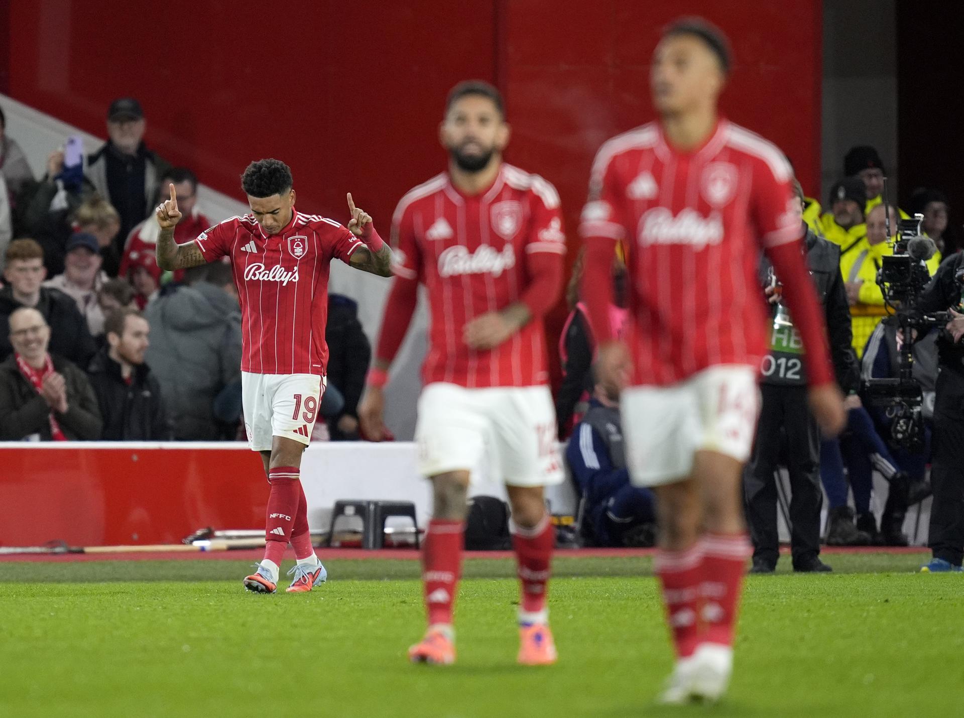 El brasileño Igor Jesus le otorga un agónico triunfo al Nottingham