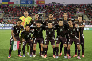 alt Los errores defensivos despiden a México en octavos