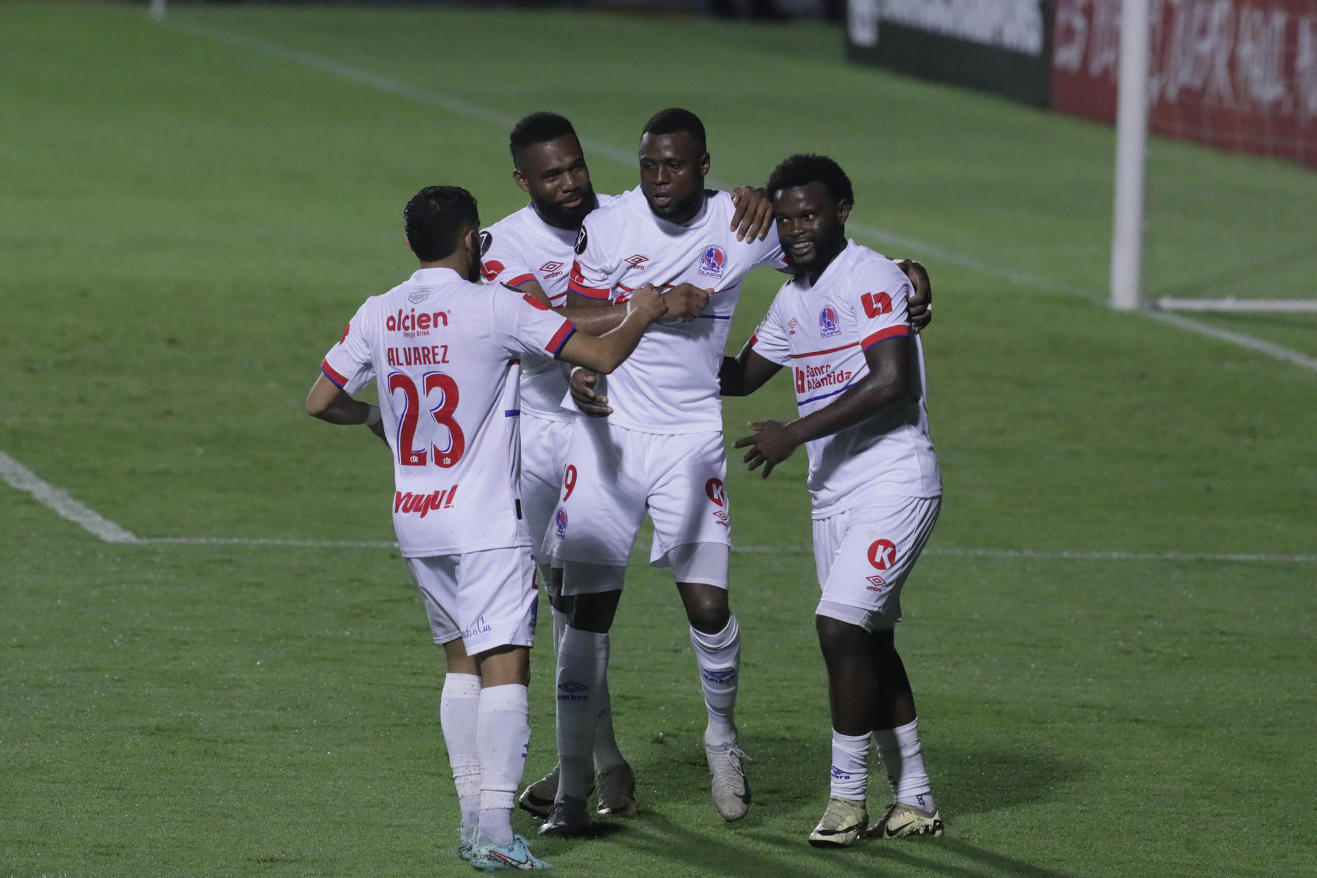 Olimpia y Marathón deciden el título del torneo Apertura hondureño