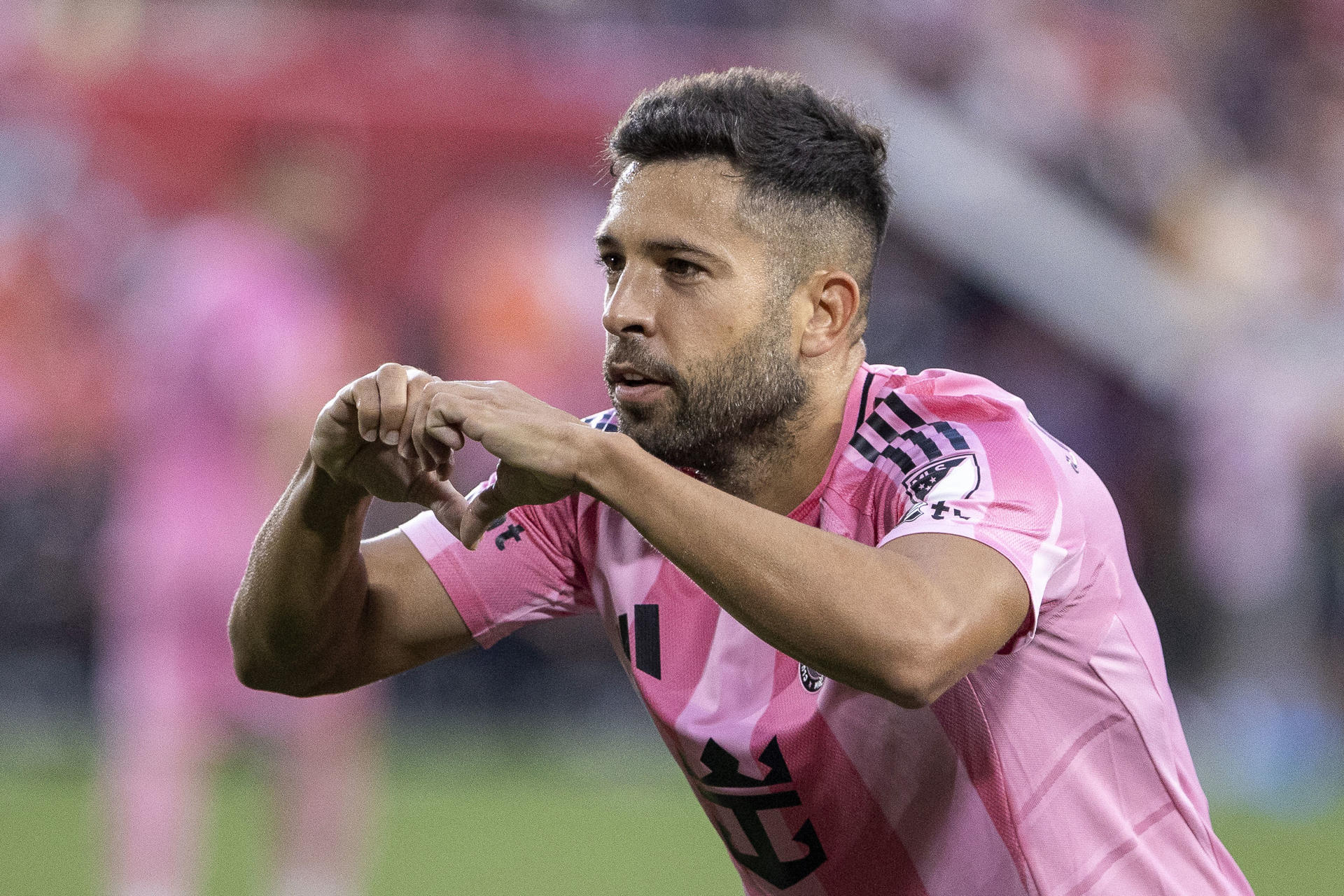 El español Jordi Alba dice que prefiere «dar un paso al lado» si no está al 100 %