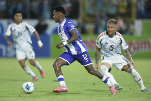 alt Las estrellas internacionales, que buscan hacer historia con la selección de Honduras