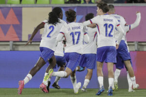 Jugadores de Francia celebran un gol durante un partido de cuartos de final de la Copa Mundial Sub-20 . EFE/ Adriana Thomasa