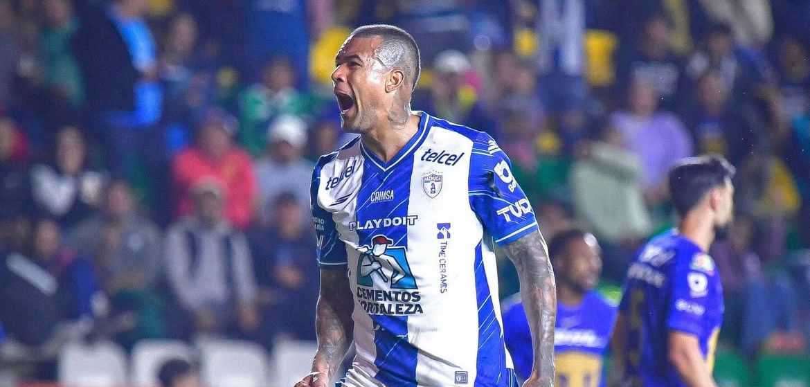 Dos goles del brasileño Kenedy comandaron la calidad latina y el paso de Pachuca