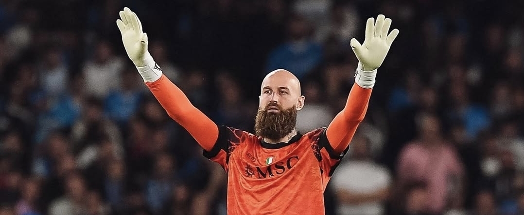 Napoli se salva en casa, ante el Como, tras el fallo del español Morata