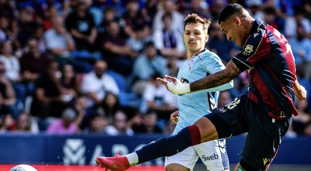 Partidazo del hondureño Kervin Arriaga, pero el Levante cae con el Celta