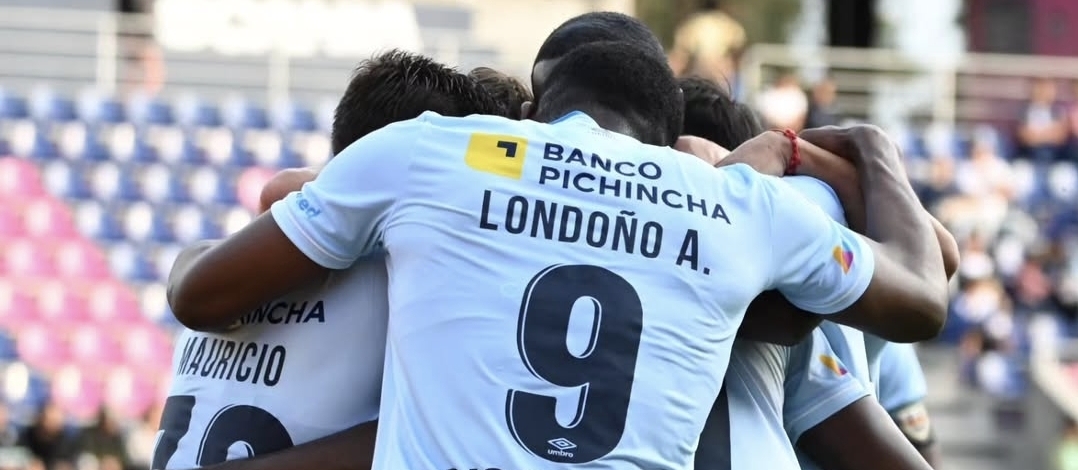 Doblete del panameño Fajardo, para que Universidad Católica se imponga en casa de IDV