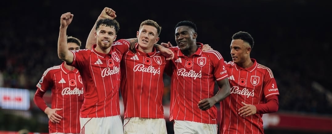 La dupla brasileña Murillo e Igor Jesús, presentes en el triunfo del Forest