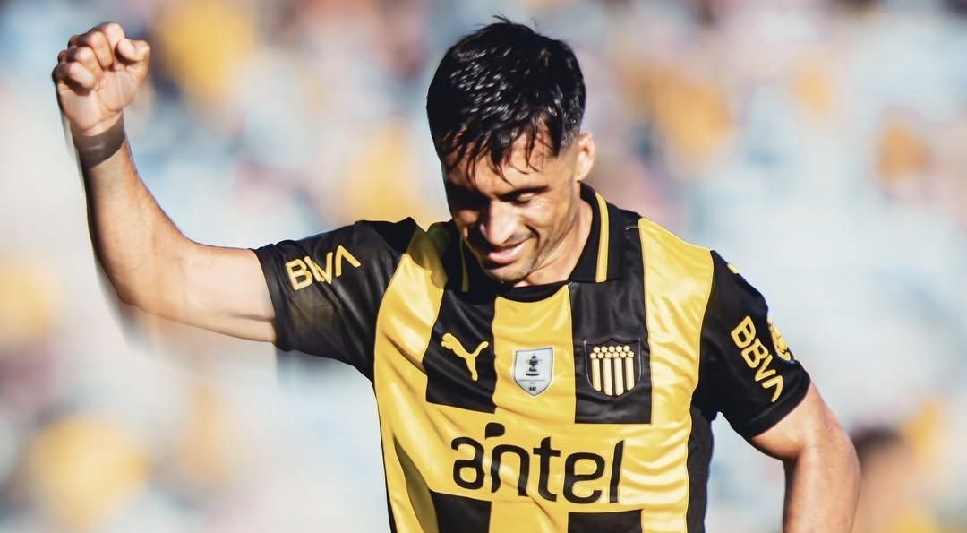 Peñarol visita a Liverpool, por un lugar en la final anual del balompié charrúa