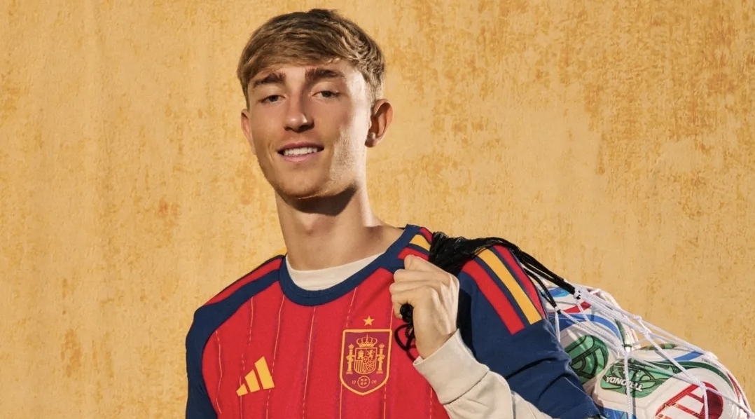 El zaguero Huijsen, aún duda con España para enfrentar a Turquía