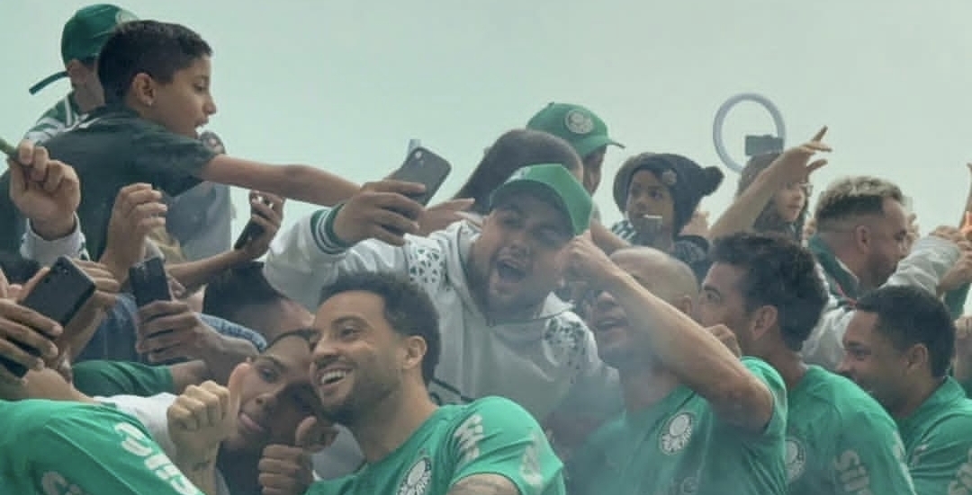 Los seguidores de Palmeiras realizan una gran actividad para animar al equipo, antes de la Final de Libertadores