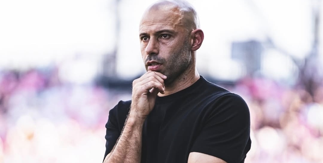 Argentino Mascherano reconoce la dificultad de dejar en el banquillo a Luis Suárez