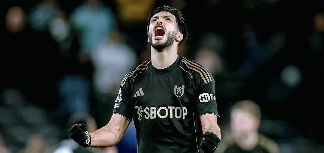 Mexicano Raúl Jiménez, referente ofensivo en el ganador Fulham, en casa de los Spurs