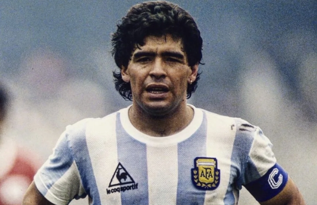 Arte y Fútbol rinden homenaje a Diego Maradona en Barcelona