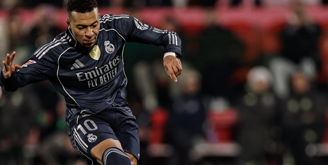 Real Madrid cede el liderato en España, con brasileños Vini y Militao en la titular junto al charrúa Valverde