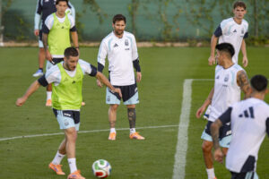 Los jugadores de la selección argentina durante el entrenamiento del pasado martes en Algorfa (Alicante). EFE/Marcial Guillén