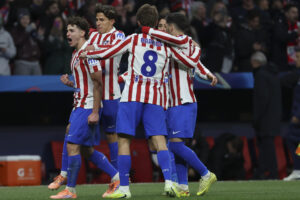 ALT El Atlético con gol del argentino Álvarez, vuelve a la victoria como visitante