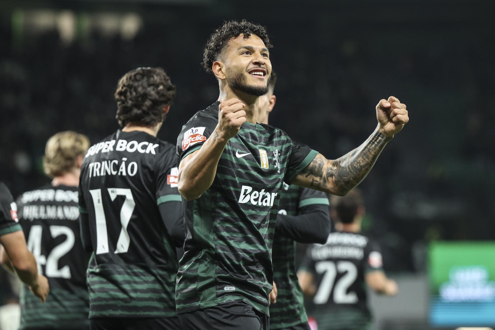 El colombiano Suárez, elegido mejor jugador y delantero de la Liga Portugal en enero