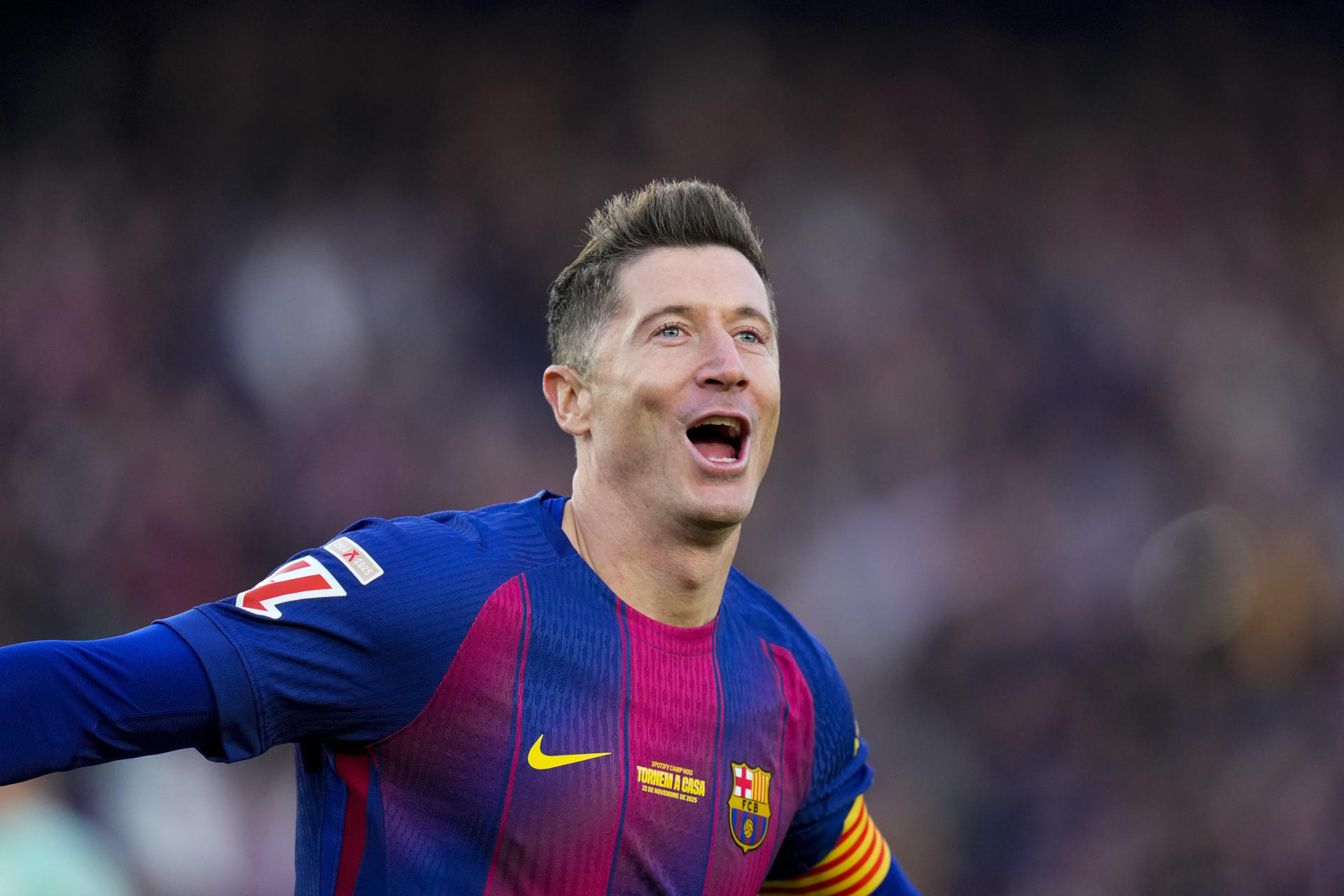 Polaco Lewandowski: «Cuando jugamos en el Camp Nou somos más fuertes que en Montjuïc»