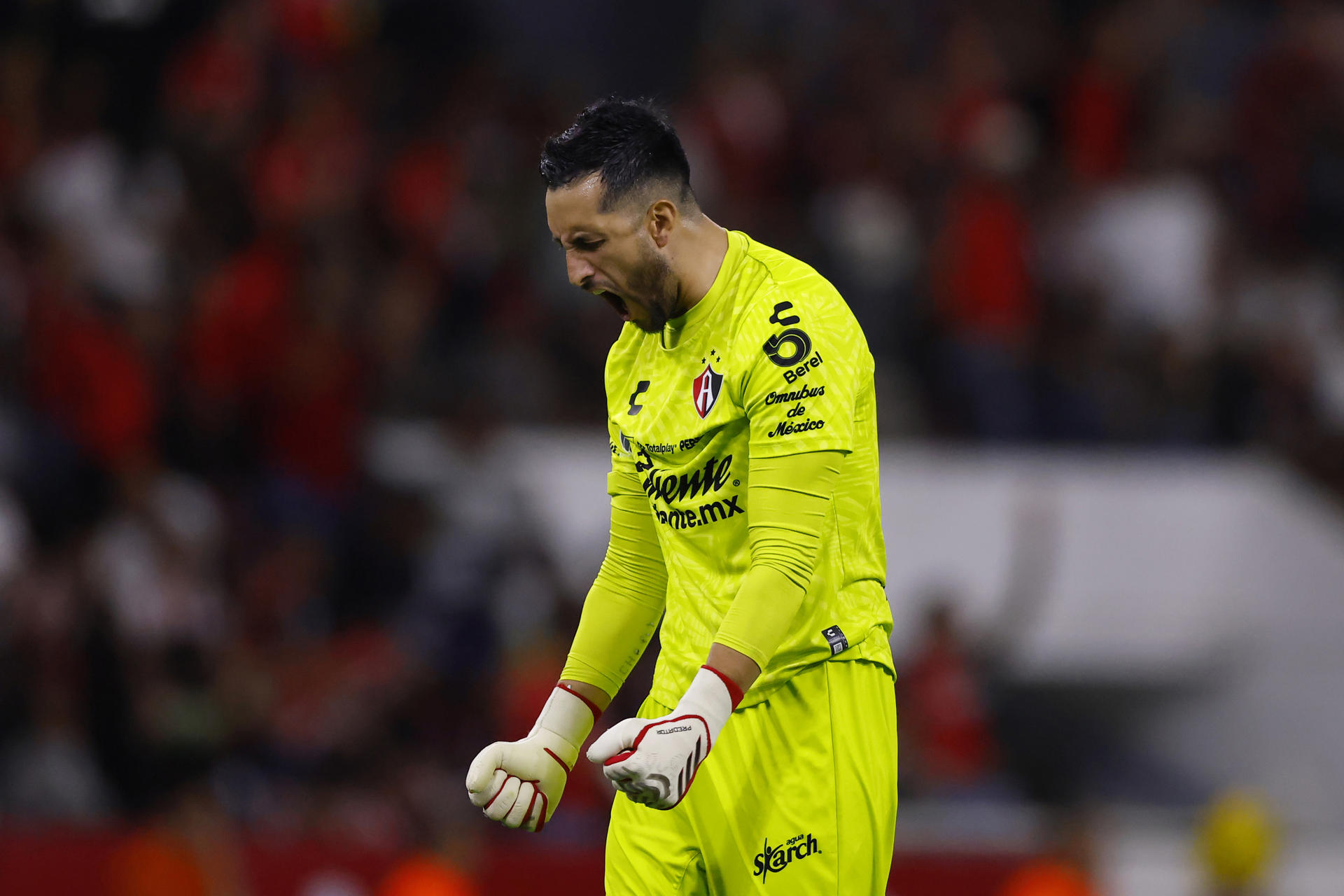 El colombiano Camilo Vargas, imbatible en la Liga MX