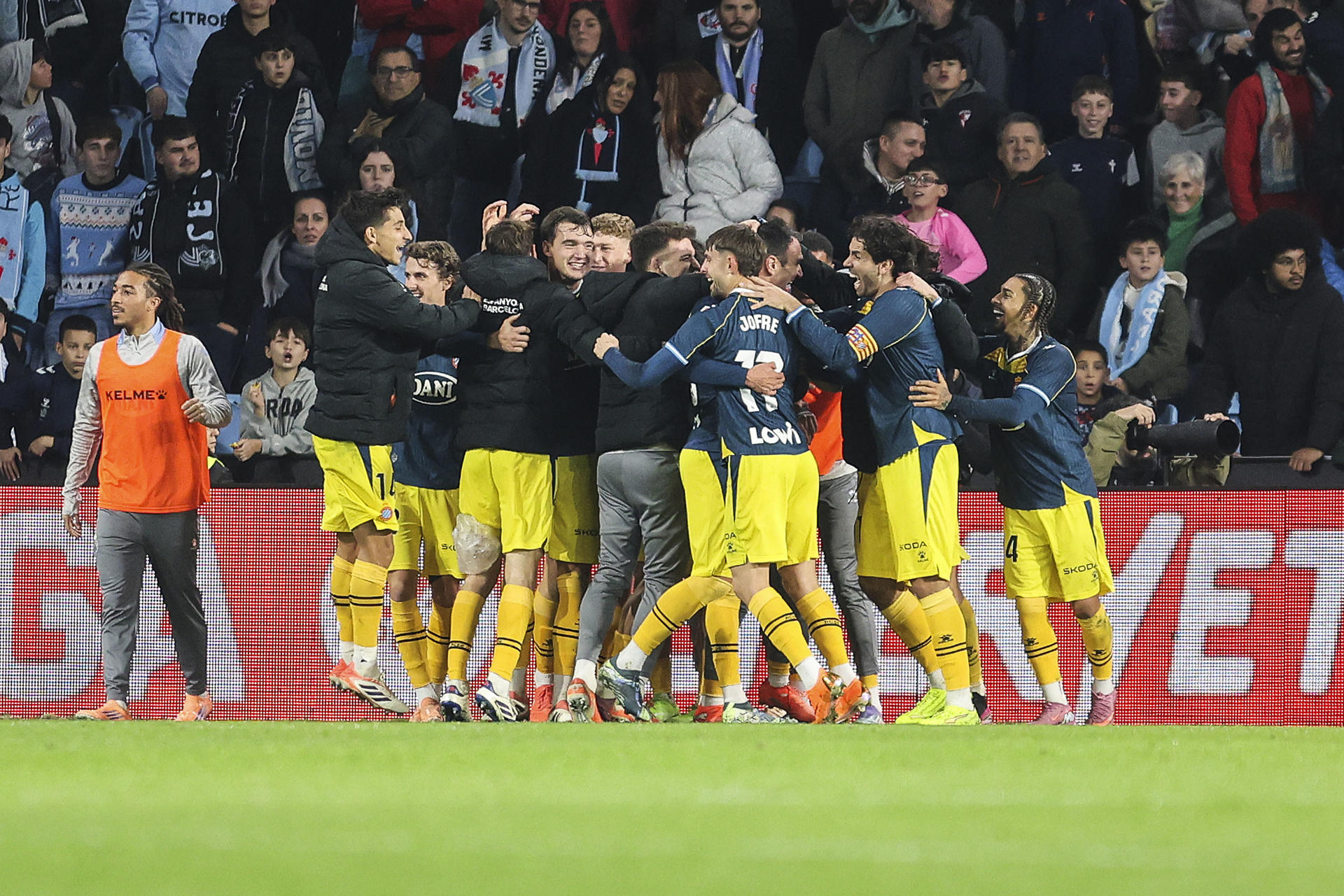 Capitán charrúa Cabrera, clave en triunfo del Espanyol en casa del Celta