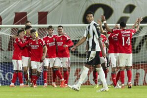 alt Enzo Barrenechea no tendrá que operarse y podría volver este mes, asegura Mourinho