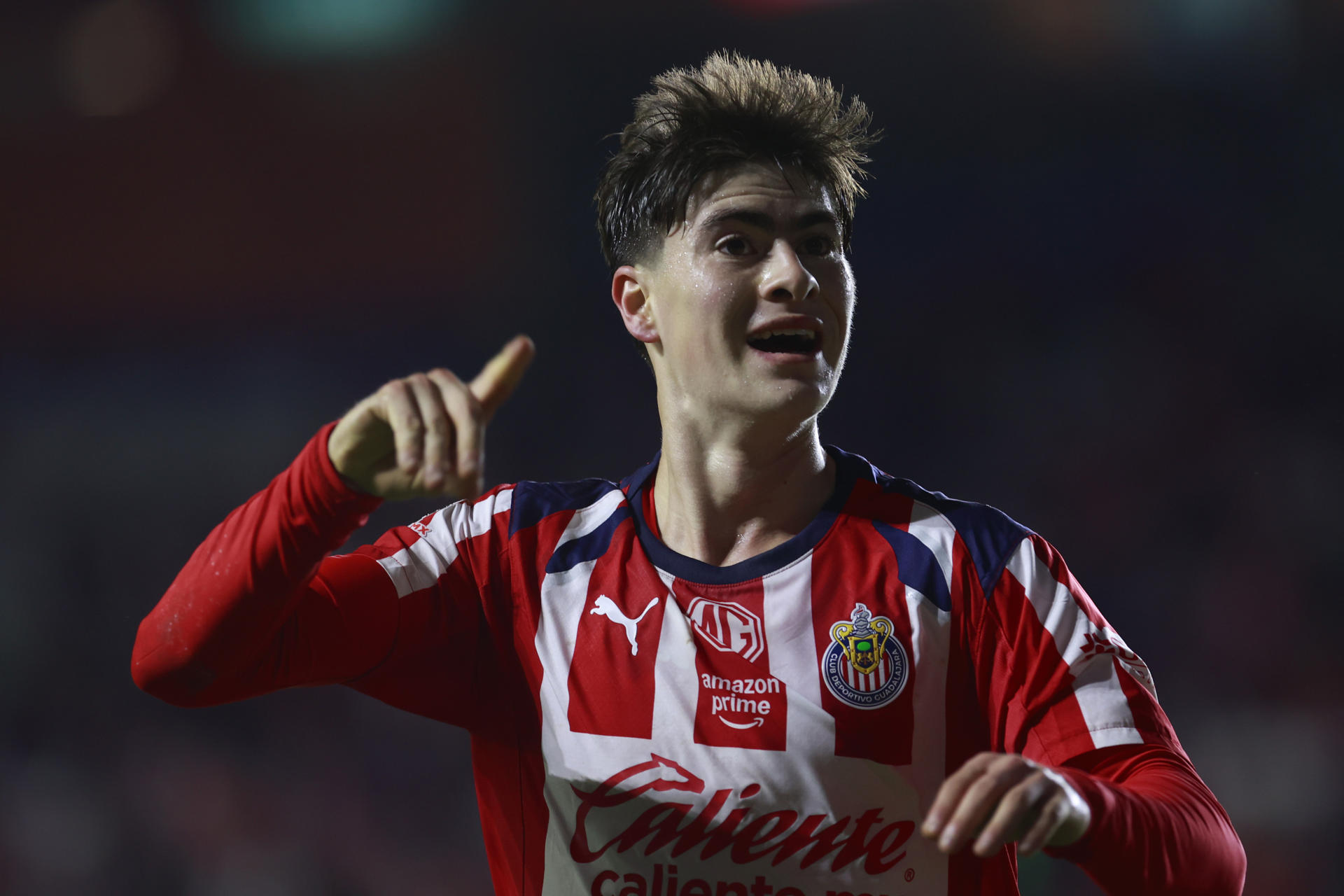 Chivas del argentino Milito, el lugar seguro del mexicano Armando González