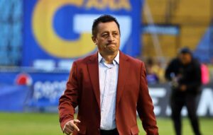 alt ¡POR LA GLORIA! Cinco técnicos extranjeros instalados en los cuartos de final en Guatemala