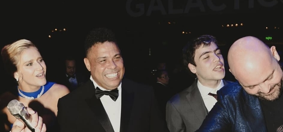 Brasileño Ronaldo Nazario lidera presentación de calendario del Mundial