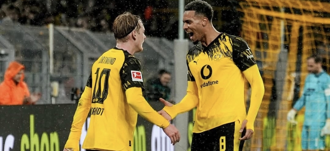 Aporte clave de argentino Anselmino y brasileño Couto para el triunfo del Dortmund