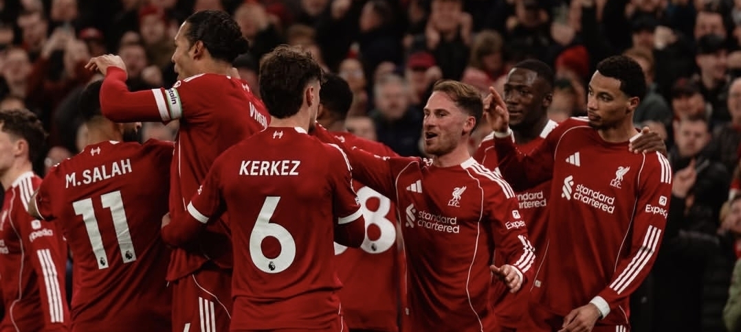 Brasileño Alisson y argentino Mac Allister impulsan victoria del Liverpool, con regreso de Salah