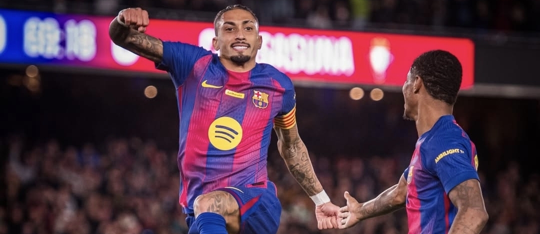 Doblete del brasileño Raphinha para que el Barcelona asegure ser líder cuando termine 2025