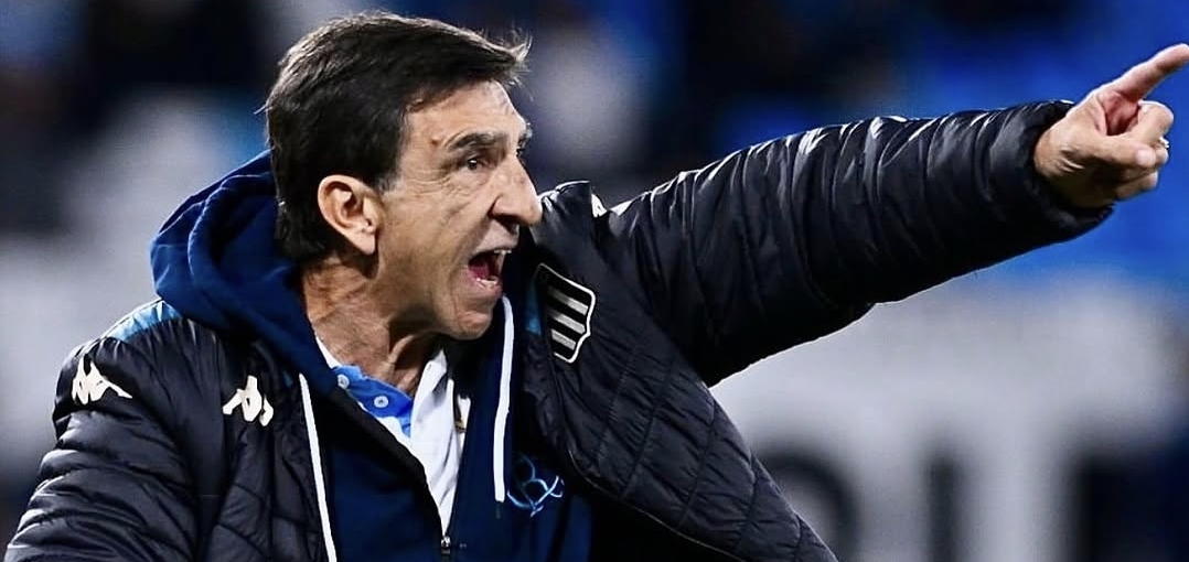 Traes caer en la final, DT argentino Gustavo Costas promete volver más fuerte con Racing