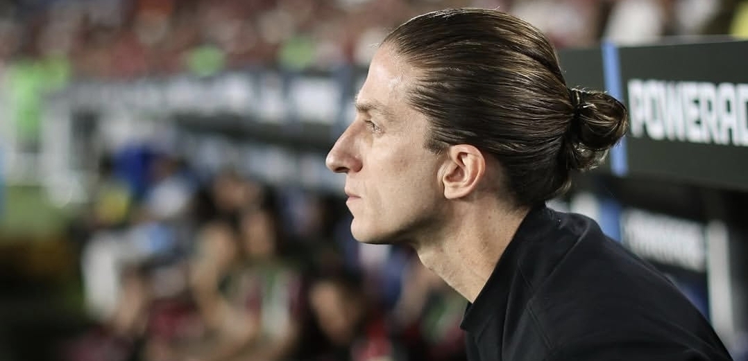 Entrenador de Flamengo, Filipe Luis, comparte con la plantilla del Atlético de Madrid