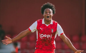 alt Luis Suazo, el hondureño que rompe las redes en el viejo continente