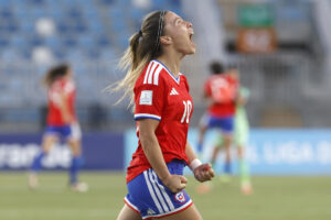 Yanara Aedo le dio el triunfo a Chile ante Paraguay en la Liga de Naciones Femenina en el estadio El Teniente, en Rancagua (Chile). EFE/Elvis González