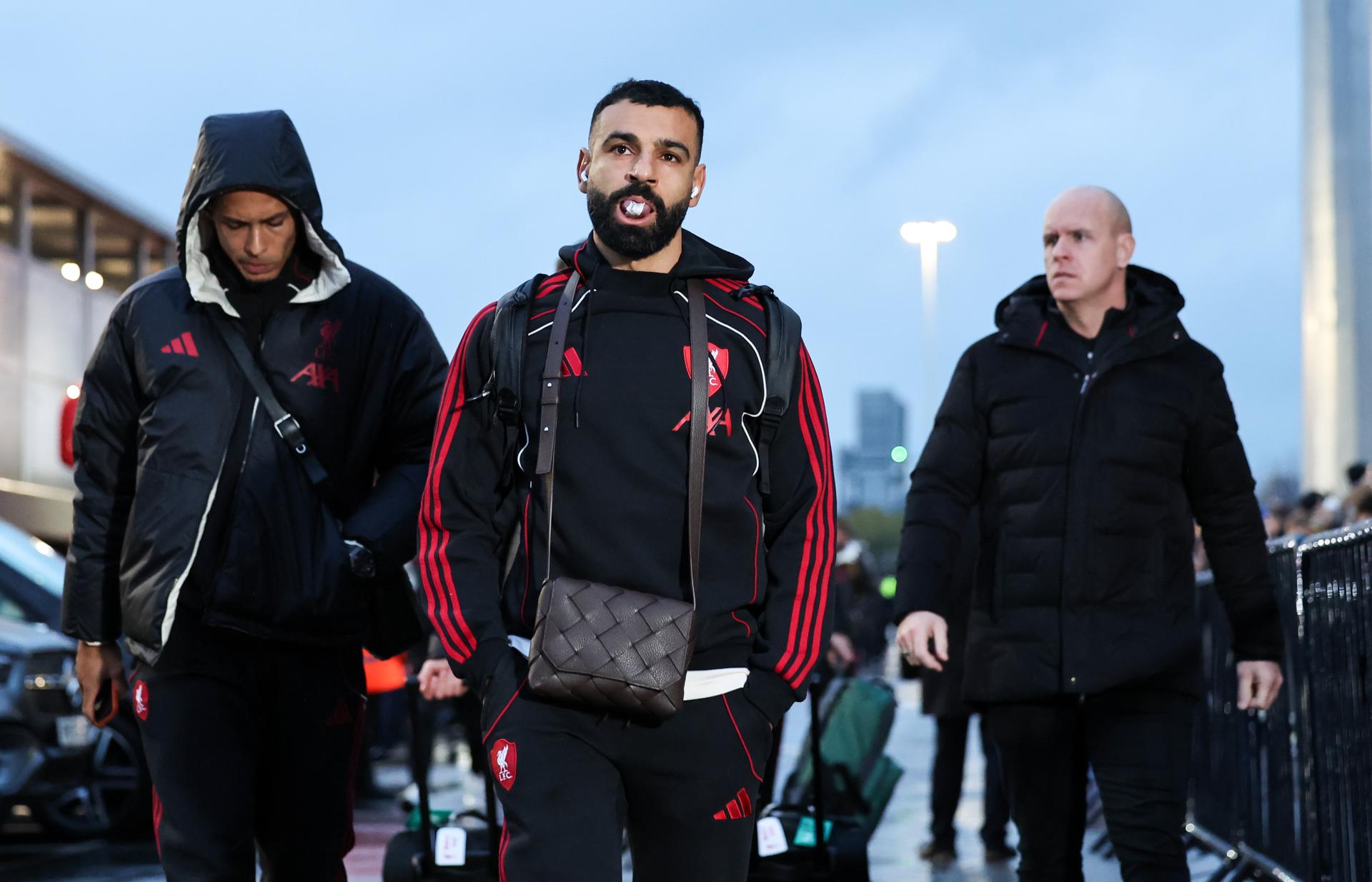Salah, a su llegada para el partido con el Leeds. EFE/EPA/ALEX DODD. 